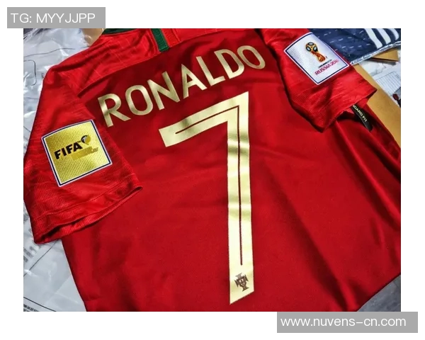 足球俱乐部球衣的设计演变与文化意义探讨