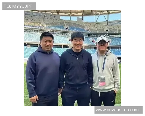 足球运动员李明的传奇人生与职业生涯背后的故事与成就分析